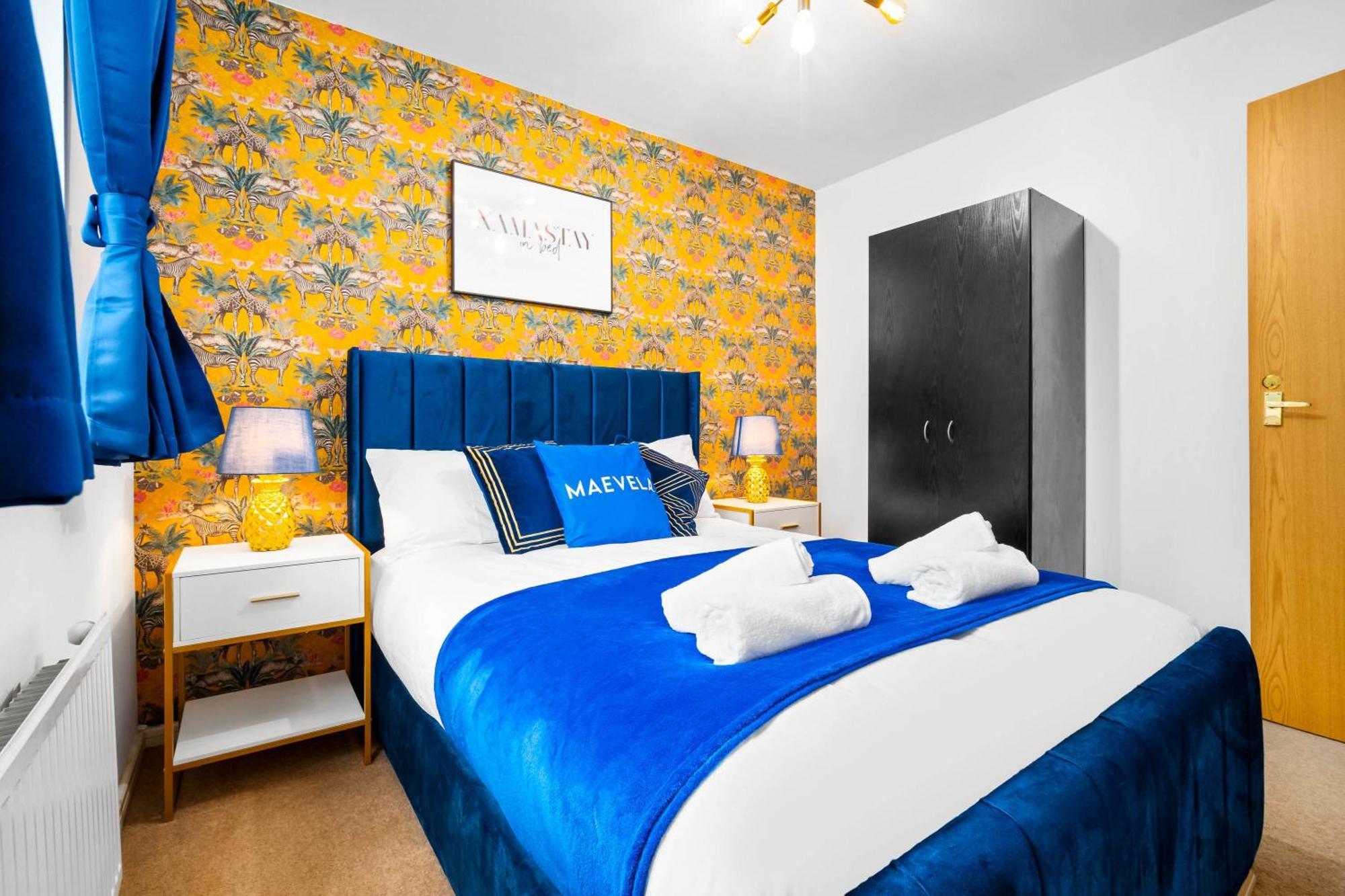 Stylish Manchester 4 Bed House W/Garden ✘ Sleeps 9 - Salford ☆ Free Parking → Smart Tvs In Every Bedroom ☆ Free Netflix & Ultra Fast Wifi ✪ 6 Min To City Centre, Close To Trafford Centre, Etihad Stadium, Manchester Arena, Clubs & More! Exterior foto
