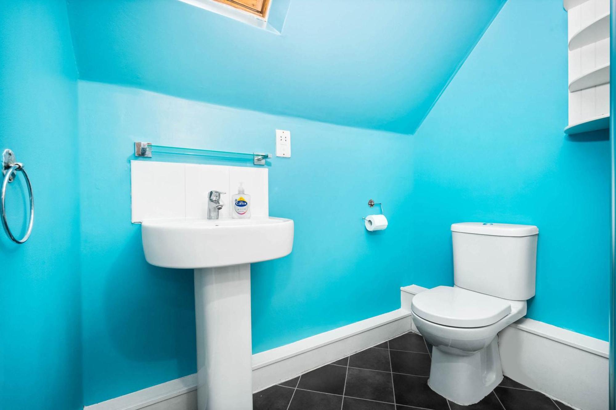 Stylish Manchester 4 Bed House W/Garden ✘ Sleeps 9 - Salford ☆ Free Parking → Smart Tvs In Every Bedroom ☆ Free Netflix & Ultra Fast Wifi ✪ 6 Min To City Centre, Close To Trafford Centre, Etihad Stadium, Manchester Arena, Clubs & More! Exterior foto